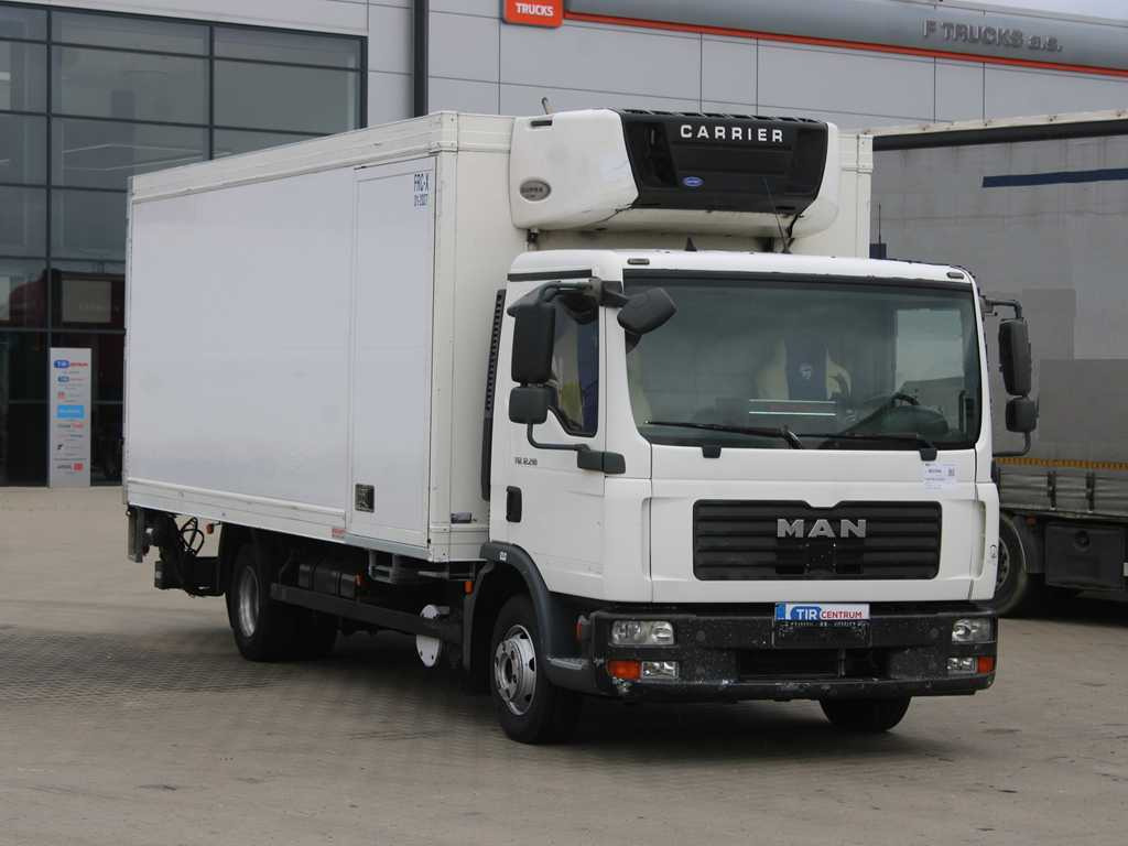 MAN TGL 12.210, EURO 4, HYDRAULIC FRONT, CARRIER SUPRA 850 Mt, 2X EVAPORATOR - Camión frigorífico: foto 3 MAN TGL 12.210, EURO 4, HYDRAULIC FRONT, CARRIER SUPRA 850 Mt, 2X EVAPORATOR - Camión frigorífico: foto 3