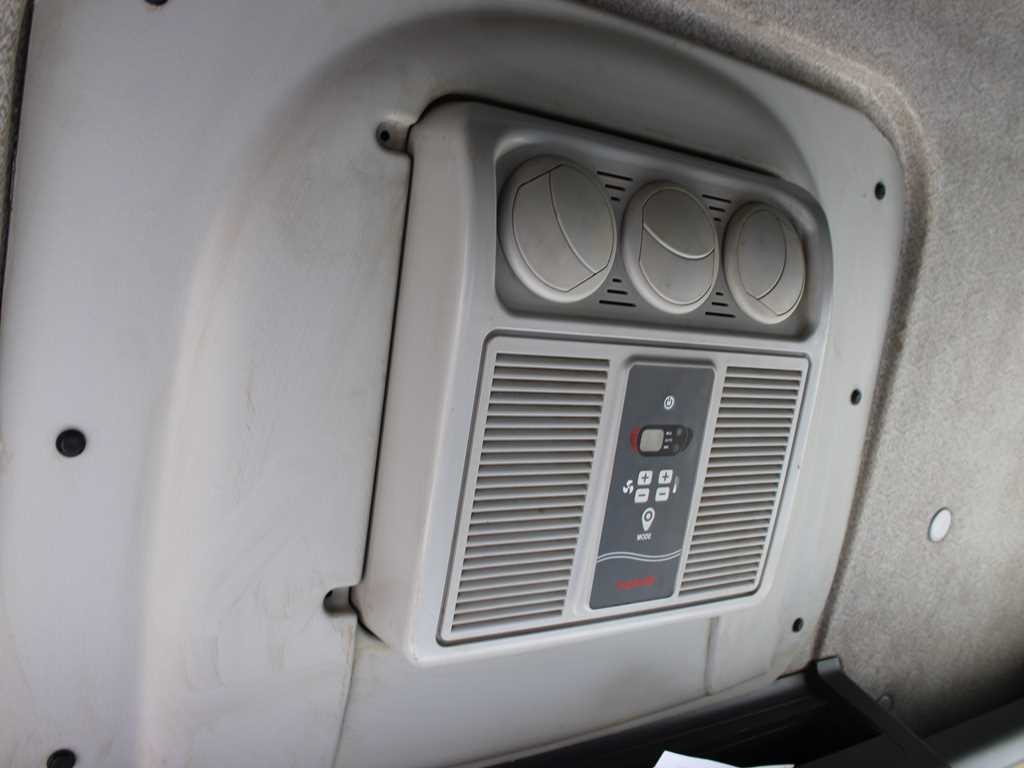 Leasing de  MAN TGM 26.280, EURO 4, THREE SIDED, 6X4, INDEPENDENT AIR CONDITIONING MAN TGM 26.280, EURO 4, THREE SIDED, 6X4, INDEPENDENT AIR CONDITIONING: foto 20