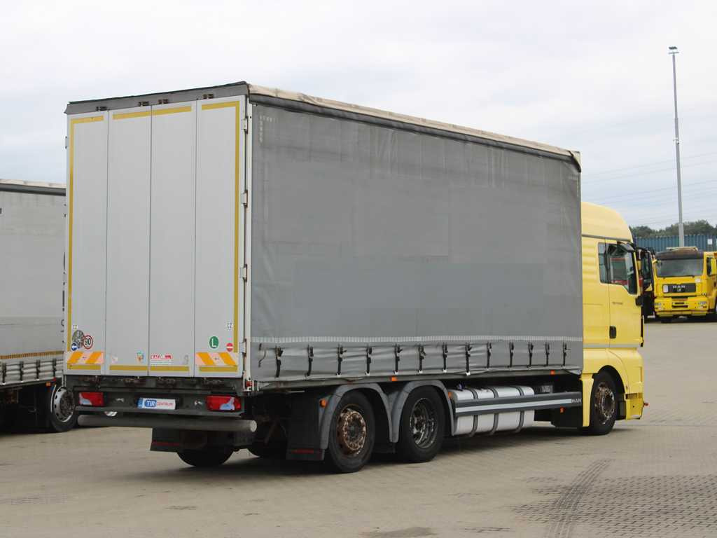 MAN TGX 24.440, EURO 5EEV, 6X2, AIR SUSPENSION - Camión lona: foto 4 MAN TGX 24.440, EURO 5EEV, 6X2, AIR SUSPENSION - Camión lona: foto 4