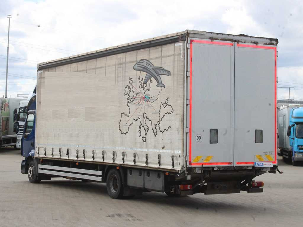 Renault MIDLUM 220.12, EURO 5, SLEEPING BODY, HYDRAULIC FRONT - Camión lona: foto 5 Renault MIDLUM 220.12, EURO 5, SLEEPING BODY, HYDRAULIC FRONT - Camión lona: foto 5