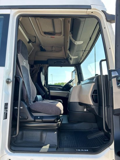 Cabeza tractora MAN TGX 18.500 XLX, Standklima, Retarder E6: foto 13 Cabeza tractora MAN TGX 18.500 XLX, Standklima, Retarder E6: foto 13