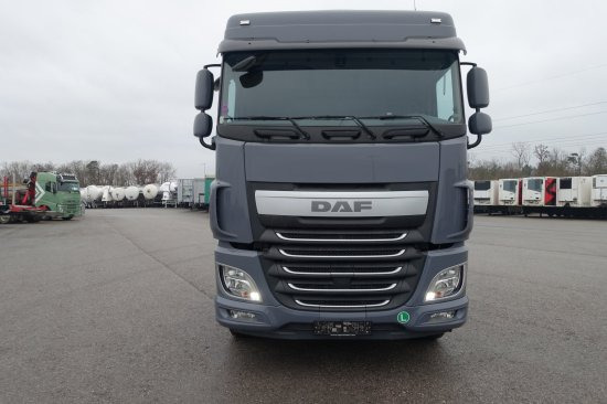 DAF FAT XF 510 mit Penz Ladekran 15Z8.70 inkl. Holzgreifer 6x4 - Camión forestal: foto 2 DAF FAT XF 510 mit Penz Ladekran 15Z8.70 inkl. Holzgreifer 6x4 - Camión forestal: foto 2