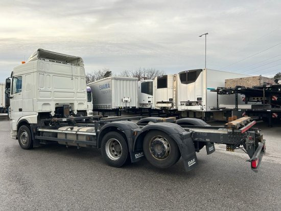 DAF XF 480 FAR BDF Euro 6 Liftachse, Retarder - Camión portacontenedore/ Intercambiable: foto 4 DAF XF 480 FAR BDF Euro 6 Liftachse, Retarder - Camión portacontenedore/ Intercambiable: foto 4