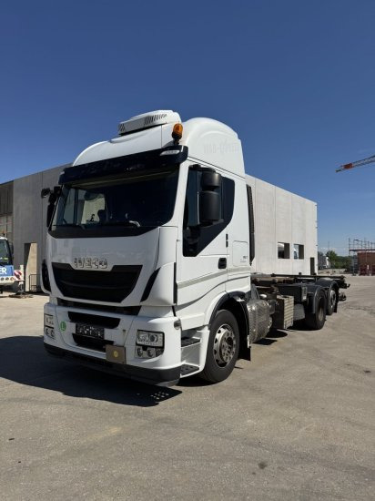 Iveco Stralis AS260SY LBW BDF, Automatik, E6, Standklkima - Camión portacontenedore/ Intercambiable: foto 1 Iveco Stralis AS260SY LBW BDF, Automatik, E6, Standklkima - Camión portacontenedore/ Intercambiable: foto 1