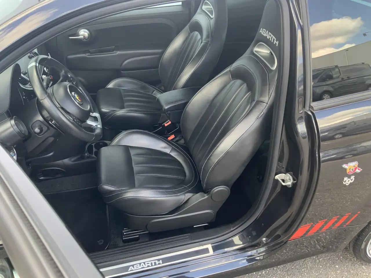 Fiat 500C Abarth 1.4 T-Jet 595 Automaat Euro 6 - Descapotable: foto 5 Fiat 500C Abarth 1.4 T-Jet 595 Automaat Euro 6 - Descapotable: foto 5