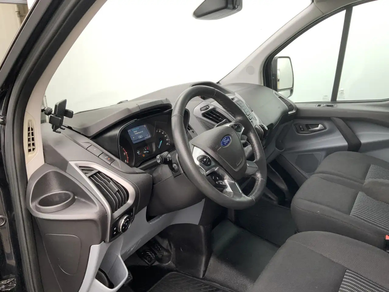 Ford Transit Custom 270 2.2 TDCI L1H1 Trend Airco Cruise 3 Zits Camera - Furgón: foto 5 Ford Transit Custom 270 2.2 TDCI L1H1 Trend Airco Cruise 3 Zits Camera - Furgón: foto 5