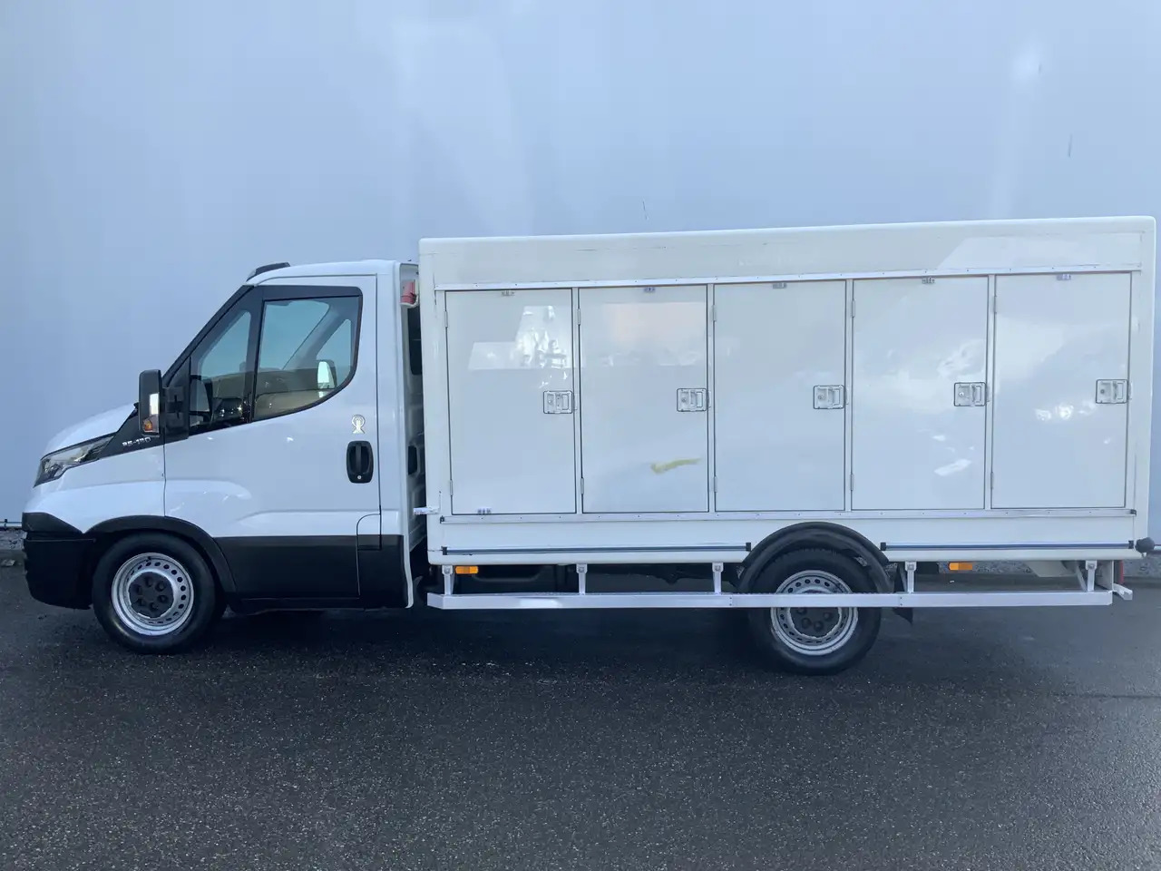 Iveco Daily 35S13 2.3 345 IJswagen -0.40 gr 10 deuren Euro 5 B - Furgoneta caja cerrada: foto 3 Iveco Daily 35S13 2.3 345 IJswagen -0.40 gr 10 deuren Euro 5 B - Furgoneta caja cerrada: foto 3