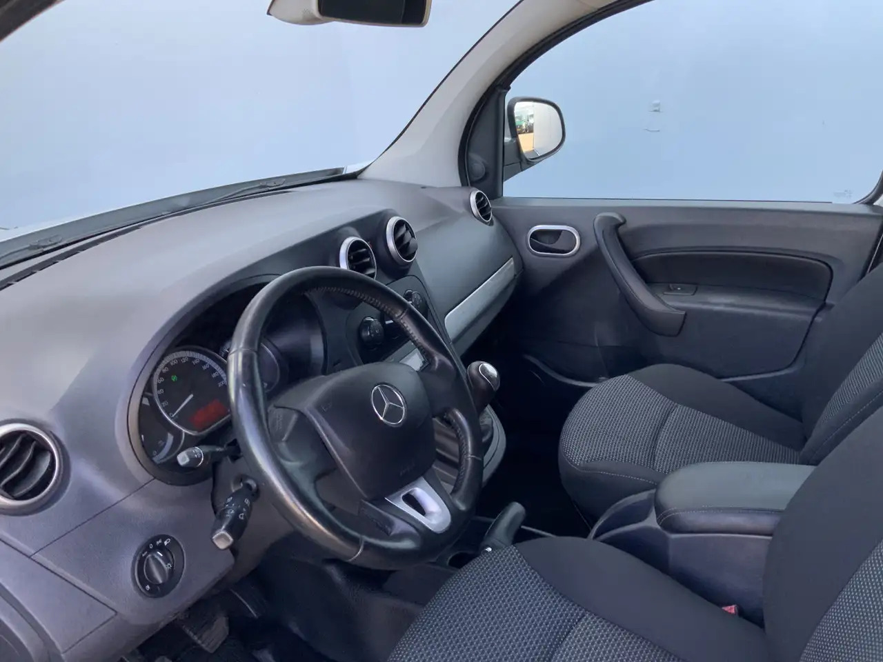 Mercedes-Benz Citan 109 CDI BlueEFFICIENCY Airco Cruise Euro 5 - Furgoneta pequeña: foto 5 Mercedes-Benz Citan 109 CDI BlueEFFICIENCY Airco Cruise Euro 5 - Furgoneta pequeña: foto 5