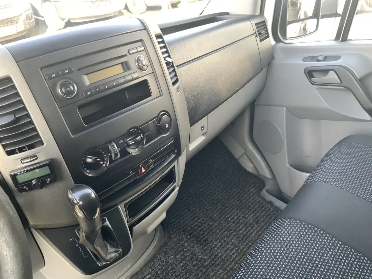 Mercedes-Benz Sprinter 311 2.2 CDI 366 L2H1 Automaat 3 Zits Trekaak 2800k - Furgón: foto 4 Mercedes-Benz Sprinter 311 2.2 CDI 366 L2H1 Automaat 3 Zits Trekaak 2800k - Furgón: foto 4