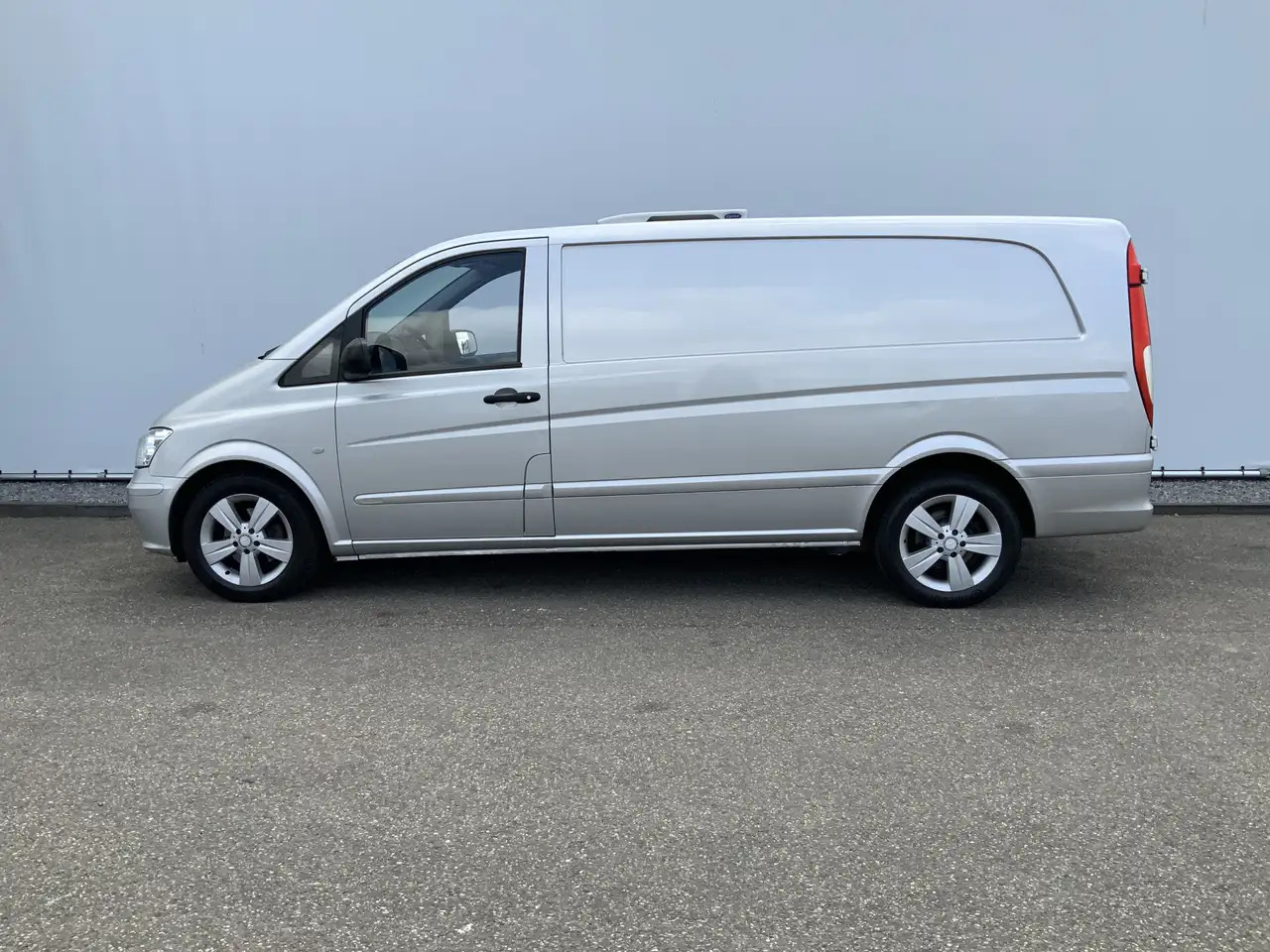 Mercedes-Benz Vito 122 CDI Automaat Koel Auto werkt 100 % 0.gr Airco - Furgoneta frigorifica: foto 3 Mercedes-Benz Vito 122 CDI Automaat Koel Auto werkt 100 % 0.gr Airco - Furgoneta frigorifica: foto 3