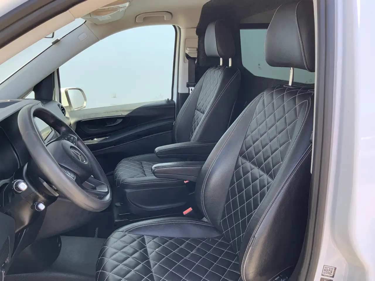 Mercedes-Benz Vito Tourer XL 114 CDI Autom. Airco Cruise Camera Alu V - Furgoneta pequeña: foto 5 Mercedes-Benz Vito Tourer XL 114 CDI Autom. Airco Cruise Camera Alu V - Furgoneta pequeña: foto 5