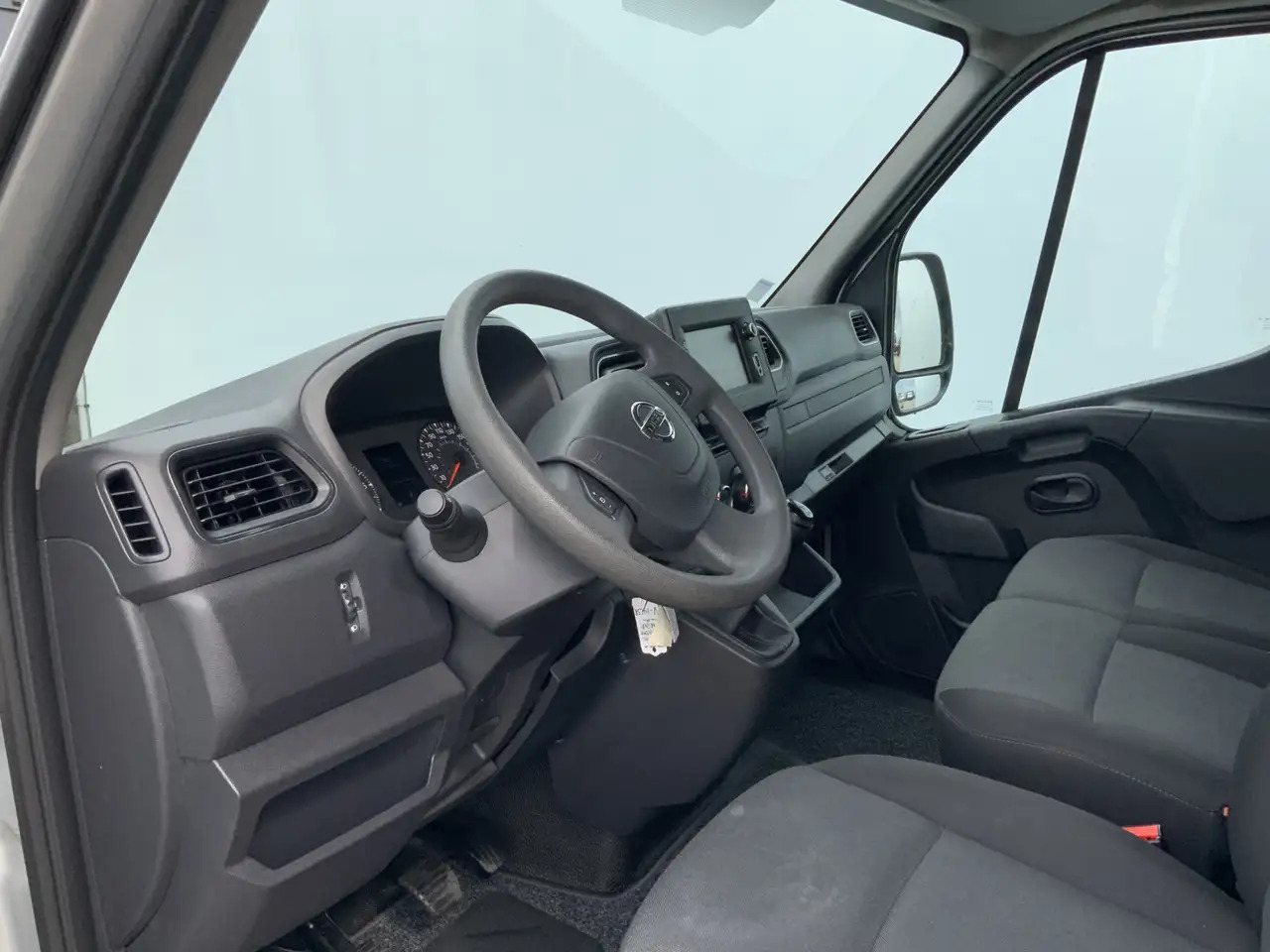 Nissan Interstar 2.3 dCi L2H2 Acenta Airco Cruise 3 Zits Camera Nav - Furgón: foto 5 Nissan Interstar 2.3 dCi L2H2 Acenta Airco Cruise 3 Zits Camera Nav - Furgón: foto 5