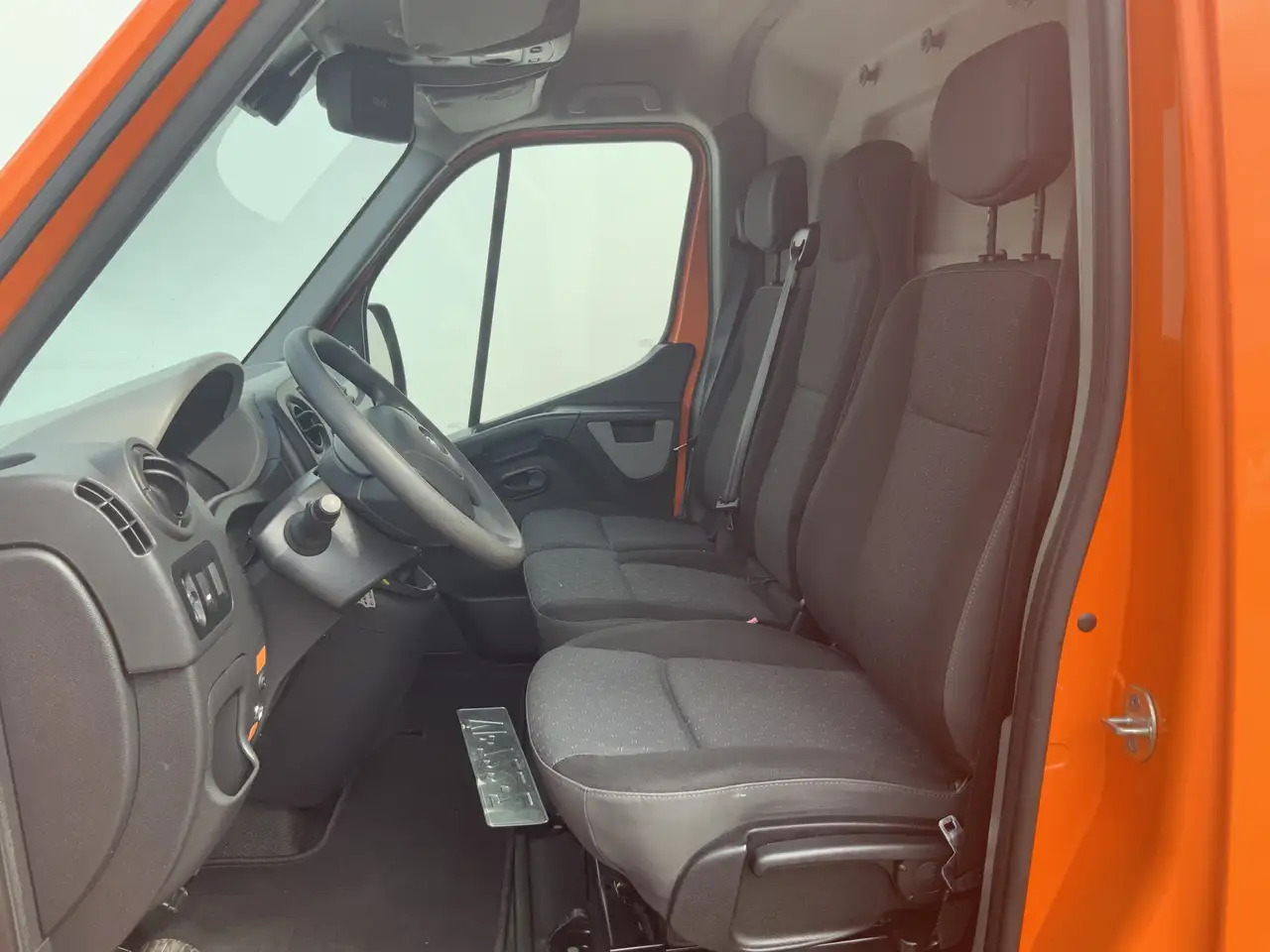Opel Movano 2.3 CDTI L2H3 Airco Cruise 3 Zits Trekhaak 2500 kg - Furgón: foto 4 Opel Movano 2.3 CDTI L2H3 Airco Cruise 3 Zits Trekhaak 2500 kg - Furgón: foto 4