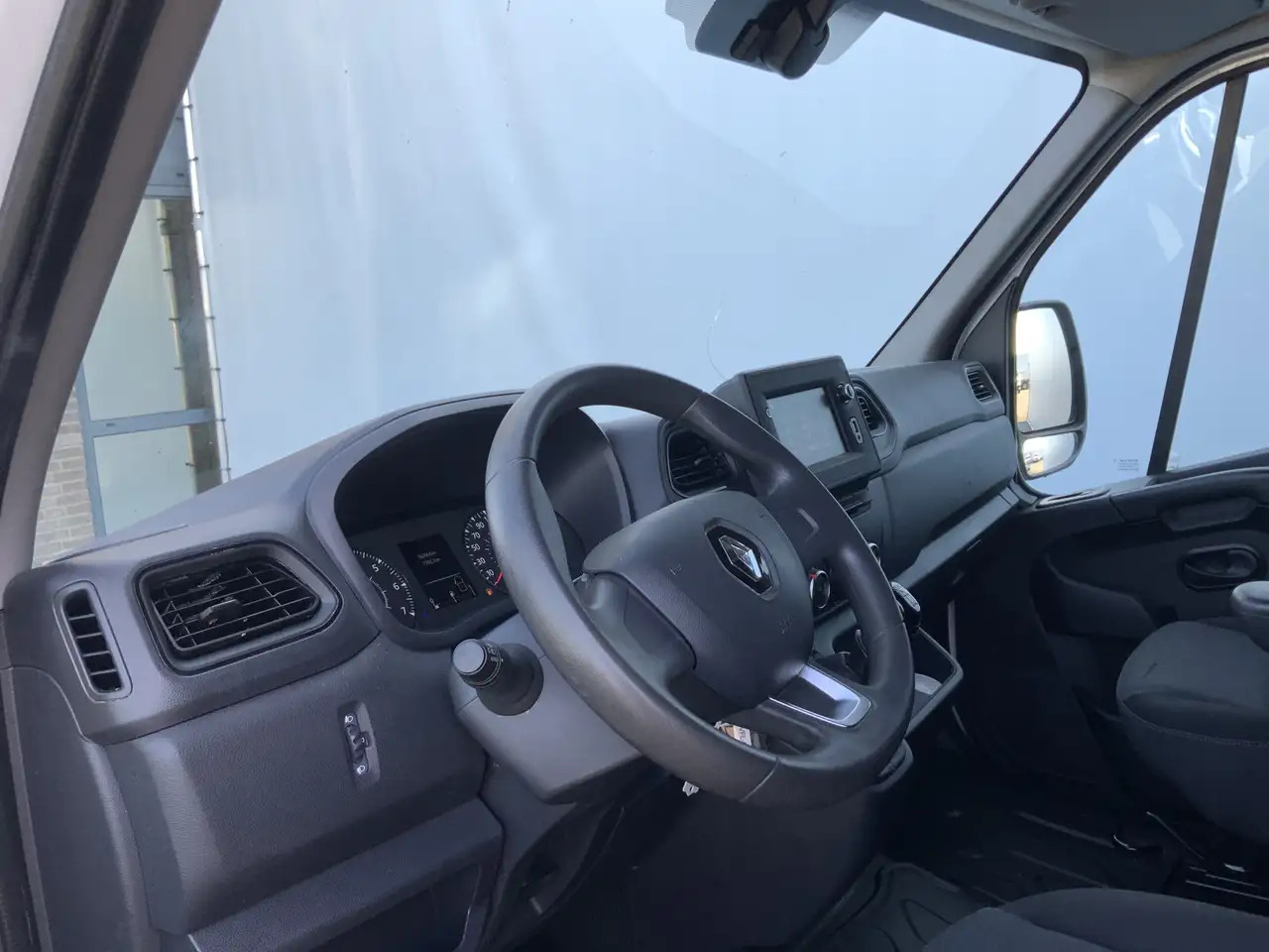 Furgón Renault Master T35 2.3 dCi 135 L2H2 Airco Cruise Navi Side Bar Ca: foto 7 Furgón Renault Master T35 2.3 dCi 135 L2H2 Airco Cruise Navi Side Bar Ca: foto 7