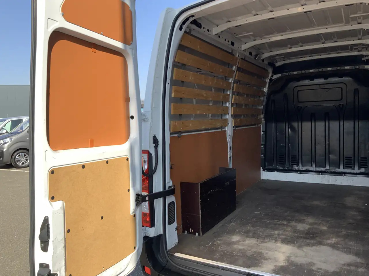 Furgón Renault Master T35 2.3 dCi 135 L2H2 Airco Cruise Navi Side Bar Ca: foto 10 Furgón Renault Master T35 2.3 dCi 135 L2H2 Airco Cruise Navi Side Bar Ca: foto 10