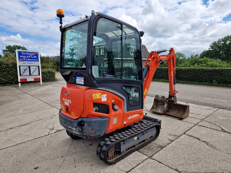 Kubota KX019-4 CW05 met 2 bakken - Miniexcavadora: foto 3 Kubota KX019-4 CW05 met 2 bakken - Miniexcavadora: foto 3