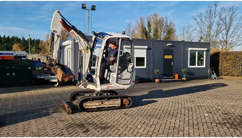 WACKER NEUSON 2404RD kan op een (berg)helling draaien - Miniexcavadora: foto 2 WACKER NEUSON 2404RD kan op een (berg)helling draaien - Miniexcavadora: foto 2