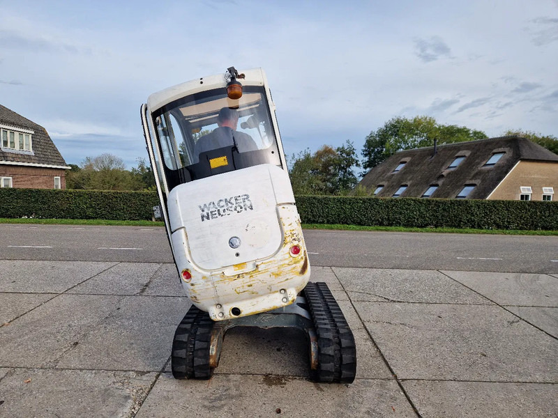 WACKER NEUSON 2404RD, kan op een berghelling draaien - Miniexcavadora: foto 2 WACKER NEUSON 2404RD, kan op een berghelling draaien - Miniexcavadora: foto 2