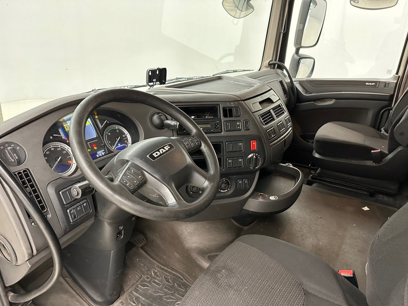 Cabeza tractora DAF XF 460 Space Cab: foto 11