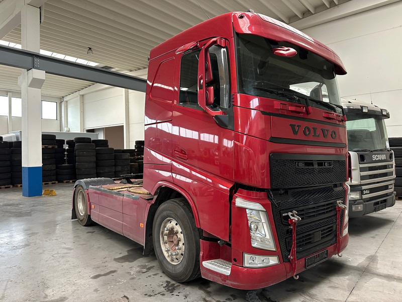 Volvo FH 500 "FIRE DAMAGE" - Cabeza tractora: foto 3 Volvo FH 500 "FIRE DAMAGE" - Cabeza tractora: foto 3