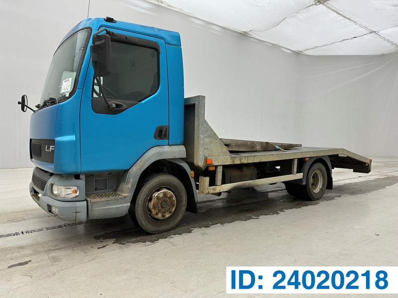 DAF LF45.12 - Camión portavehículos: foto 1 DAF LF45.12 - Camión portavehículos: foto 1