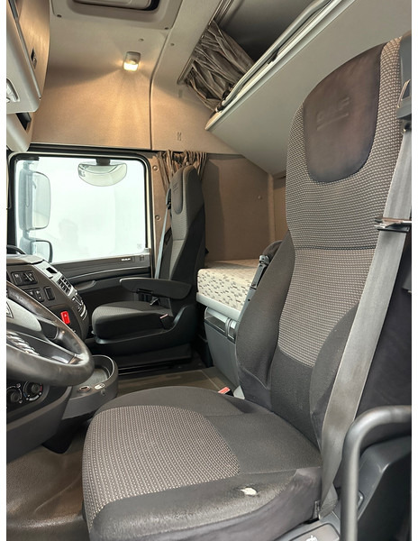 Camión chasis DAF XF 460 Space Cab: foto 10