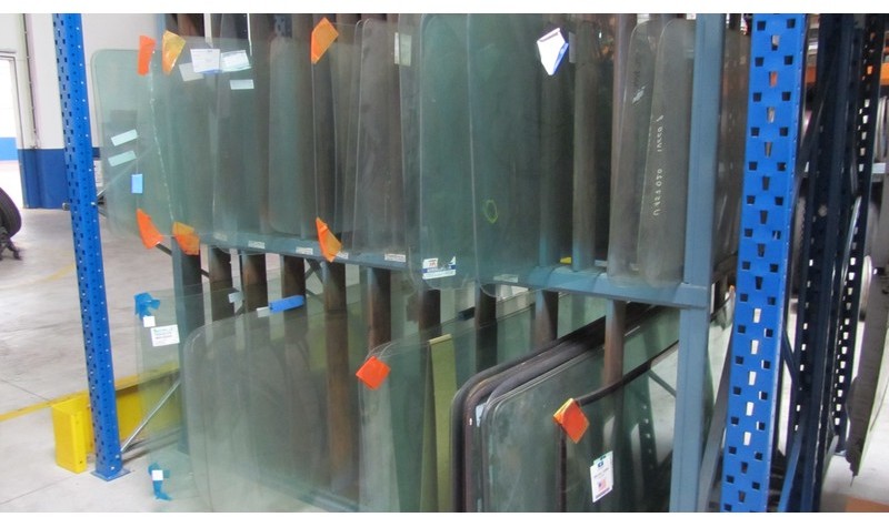 Diversen Voorruiten - Parabrisas para Camión: foto 2 Diversen Voorruiten - Parabrisas para Camión: foto 2