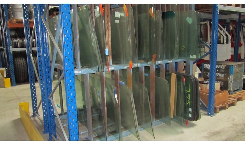 Diversen Voorruiten - Parabrisas para Camión: foto 1 Diversen Voorruiten - Parabrisas para Camión: foto 1