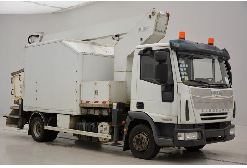 Iveco Eurocargo 120E18* - Camión con plataforma elevadora: foto 3 Iveco Eurocargo 120E18* - Camión con plataforma elevadora: foto 3