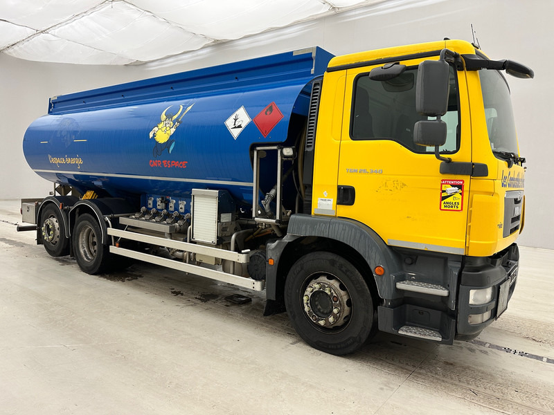 MAN TGM 26.340 - Camión cisterna: foto 3 MAN TGM 26.340 - Camión cisterna: foto 3