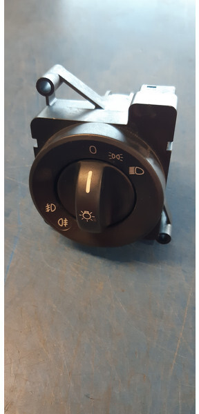 Mercedes-Benz A9435450004 A9435450004 - Salpicadero para Camión: foto 1 Mercedes-Benz A9435450004 A9435450004 - Salpicadero para Camión: foto 1