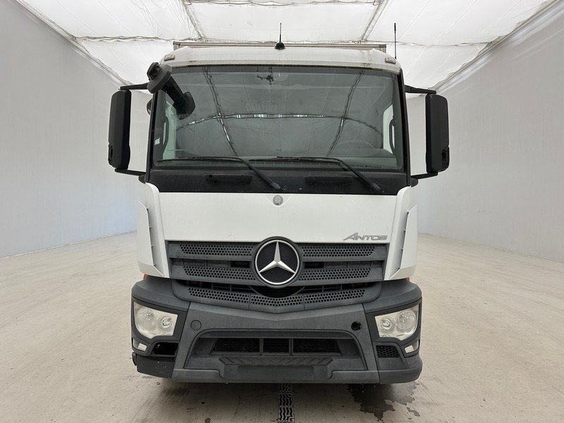 Mercedes-Benz Antos 1827 - Camión caja cerrada: foto 2 Mercedes-Benz Antos 1827 - Camión caja cerrada: foto 2