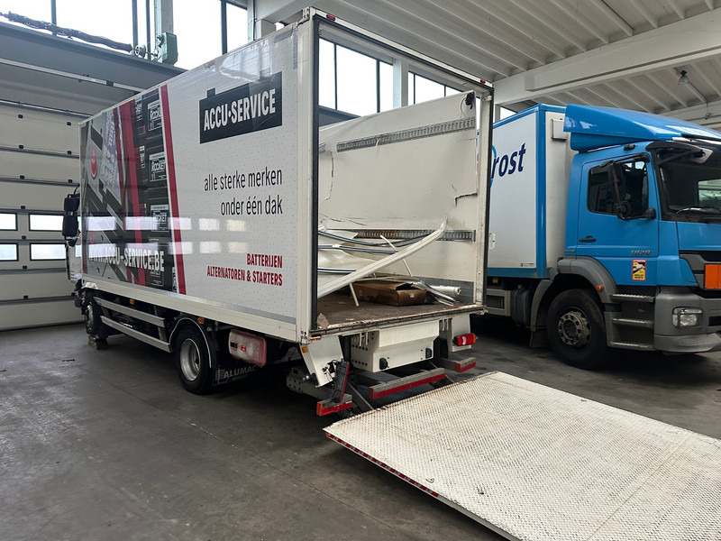 Renault D240 - Camión caja cerrada: foto 2 Renault D240 - Camión caja cerrada: foto 2