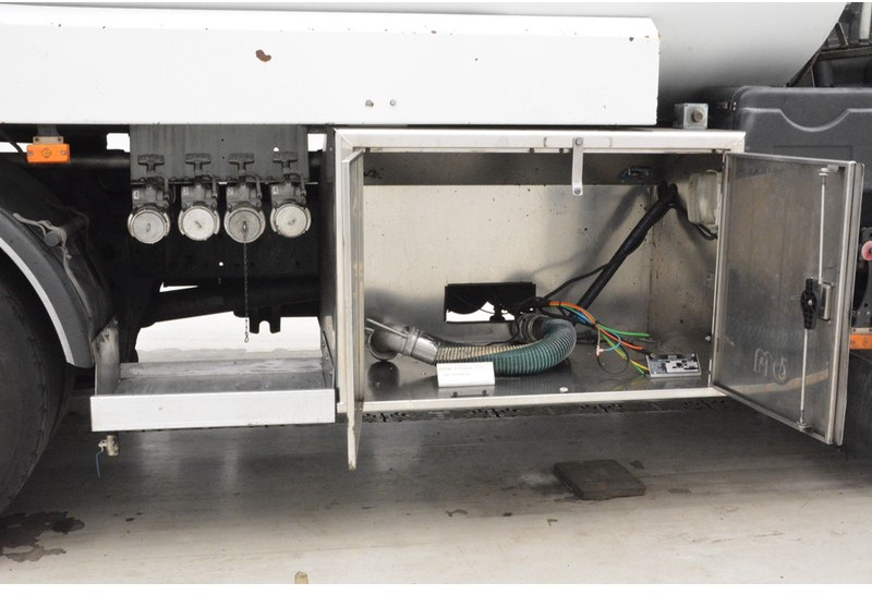 Renault Premium 270 DCi - Camión cisterna: foto 4 Renault Premium 270 DCi - Camión cisterna: foto 4