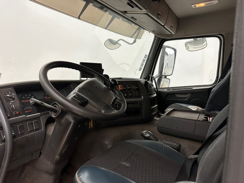 Camión cisterna para transporte de combustible Volvo FM 300 - 6x2: foto 9 Camión cisterna para transporte de combustible Volvo FM 300 - 6x2: foto 9