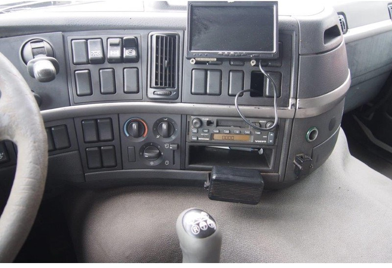 Camión caja cerrada Volvo FM9.260: foto 11