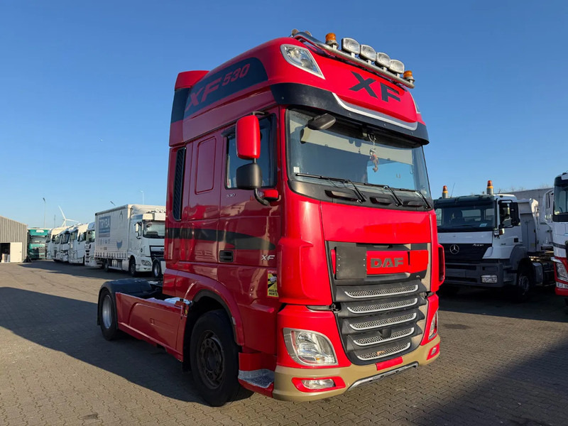DAF XF 530 Super Spacecab Retarder Euro 6 - Cabeza tractora: foto 2 DAF XF 530 Super Spacecab Retarder Euro 6 - Cabeza tractora: foto 2