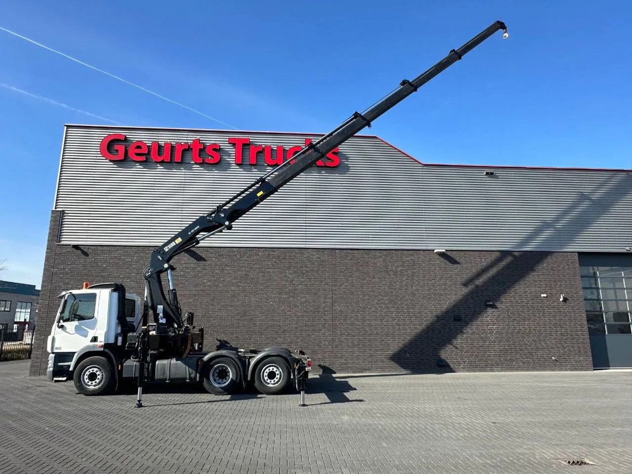 DAF CF 85 410 6X2 + HIAB 422EP-5 HIPRO TREKKER/SATTE - Cabeza tractora: foto 2 DAF CF 85 410 6X2 + HIAB 422EP-5 HIPRO TREKKER/SATTE - Cabeza tractora: foto 2