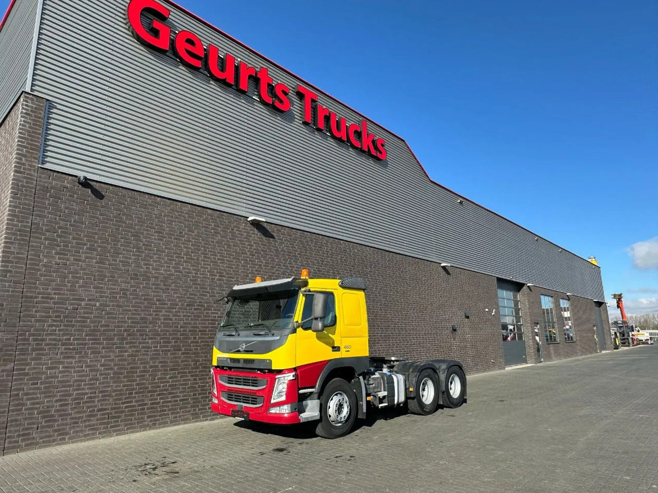 Volvo FM 450 6X4 HYDRAULIEK WEINIG KM!!! NIEDRIGE KM!! - Cabeza tractora: foto 2 Volvo FM 450 6X4 HYDRAULIEK WEINIG KM!!! NIEDRIGE KM!! - Cabeza tractora: foto 2