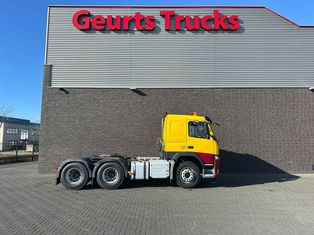 Volvo FM 450 6X4 HYDRAULIEK WEINIG KM!!! NIEDRIGE KM!! - Cabeza tractora: foto 4 Volvo FM 450 6X4 HYDRAULIEK WEINIG KM!!! NIEDRIGE KM!! - Cabeza tractora: foto 4