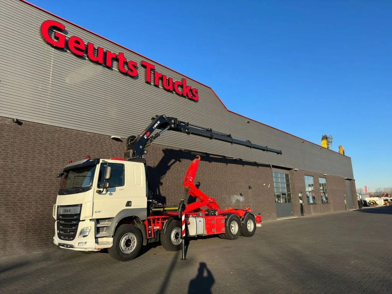 DAF CF 530 8X4 + HIAB HAAKARM + HIAB 262 EP-5 KRAAN/ - Camión multibasculante: foto 2 DAF CF 530 8X4 + HIAB HAAKARM + HIAB 262 EP-5 KRAAN/ - Camión multibasculante: foto 2