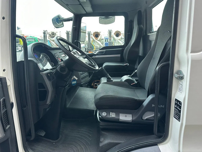 Camión grúa MAN TGL 7.180 4X2 BB BOCKER AK37/4000 + JIB MONTAGEKRAN/DACHDECKERKRAN/ROOFCRANE/KRAAN/KRAN/GRUA: foto 17 Camión grúa MAN TGL 7.180 4X2 BB BOCKER AK37/4000 + JIB MONTAGEKRAN/DACHDECKERKRAN/ROOFCRANE/KRAAN/KRAN/GRUA: foto 17