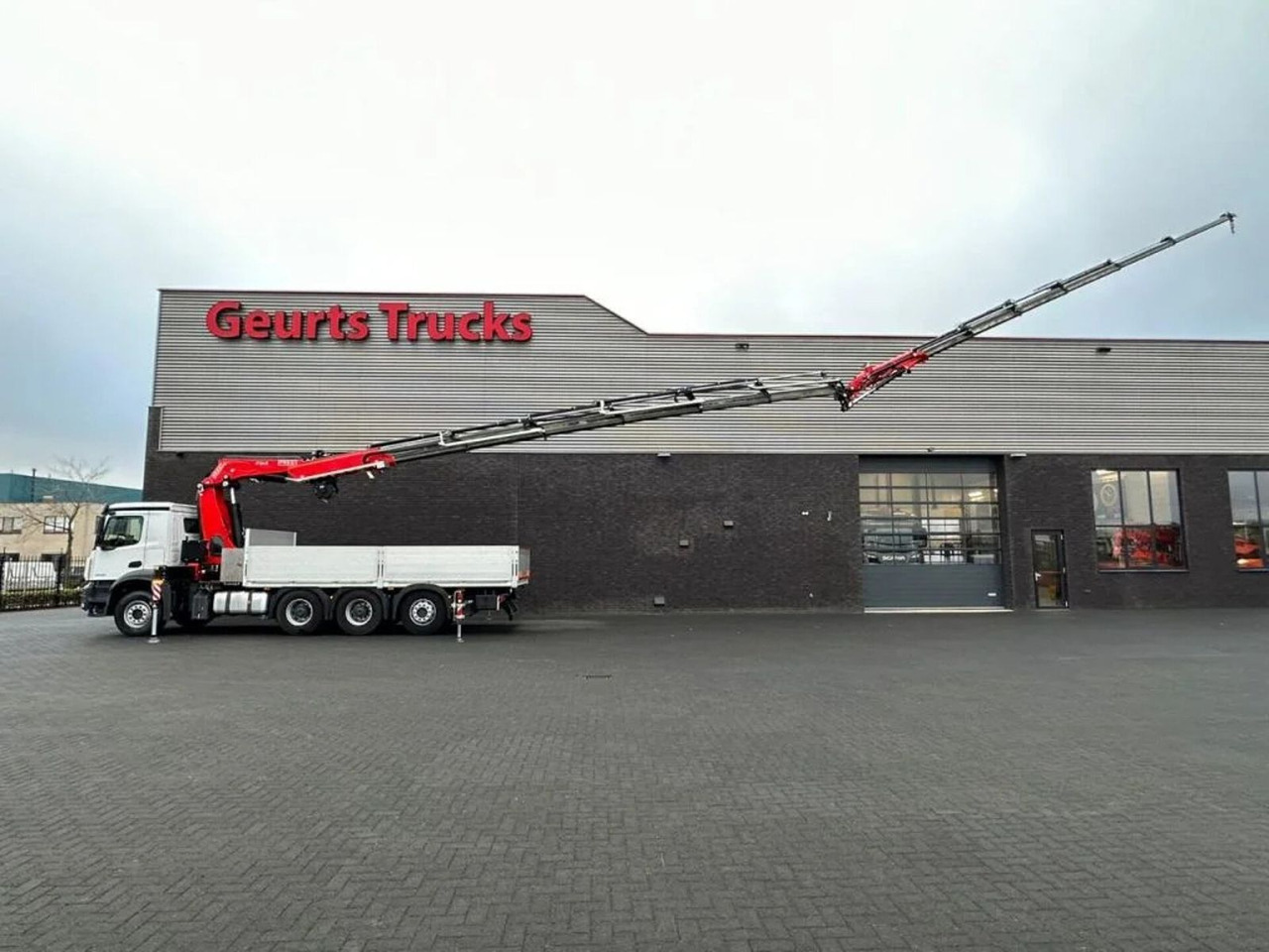 Mercedes-Benz Arocs 3646 L 8X4 + FASSI F545RA.2.26 XE-DYNAMIC - Camión grúa: foto 4 Mercedes-Benz Arocs 3646 L 8X4 + FASSI F545RA.2.26 XE-DYNAMIC - Camión grúa: foto 4