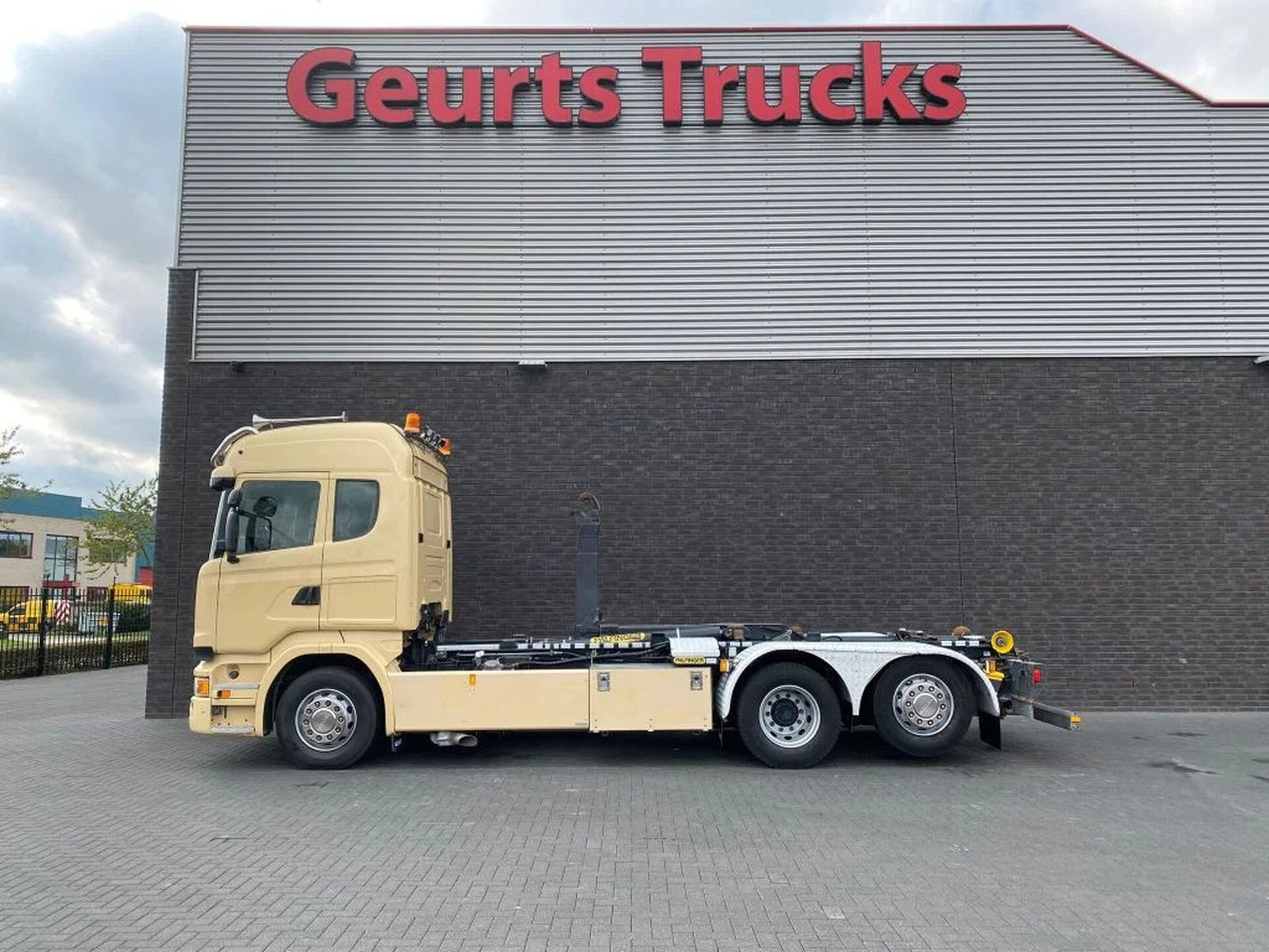 Scania R450 6X2 + PALFINGER HAAKARMSYSTEEM/ABROLLKIPPER - Camión multibasculante: foto 2 Scania R450 6X2 + PALFINGER HAAKARMSYSTEEM/ABROLLKIPPER - Camión multibasculante: foto 2