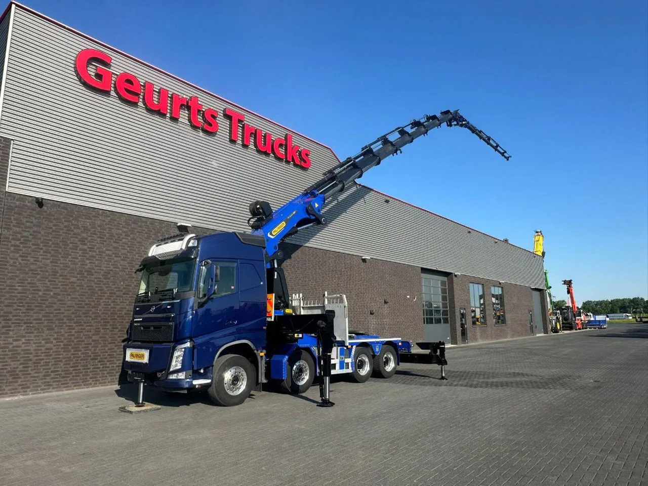 Volvo FH 540 8X4 TREKKER / BAKWAGEN MET PALFINGER PK13 - Camión grúa: foto 2 Volvo FH 540 8X4 TREKKER / BAKWAGEN MET PALFINGER PK13 - Camión grúa: foto 2
