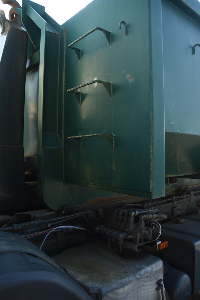 SCANIA P94 220 - Camión volquete: foto 4 SCANIA P94 220 - Camión volquete: foto 4