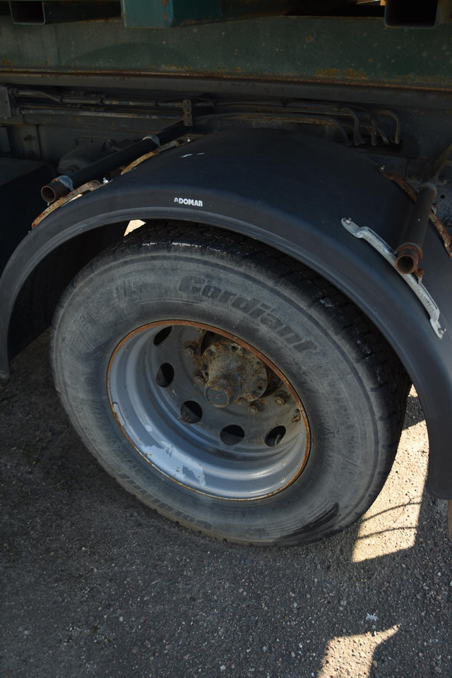 SCANIA P94 220 - Camión volquete: foto 2 SCANIA P94 220 - Camión volquete: foto 2