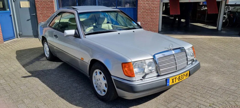 Coche Mercedes-Benz 300-serie 320 CE RHD... W124: foto 1