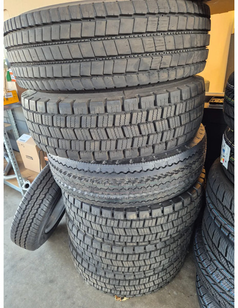 Michelin 235/75R 17.5 - Neumático para Camión: foto 1 Michelin 235/75R 17.5 - Neumático para Camión: foto 1