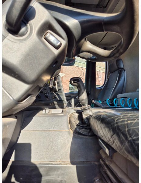 Leasing de Scania P 420 8x2.... manuel gearbox. Scania P 420 8x2.... manuel gearbox.: foto 10